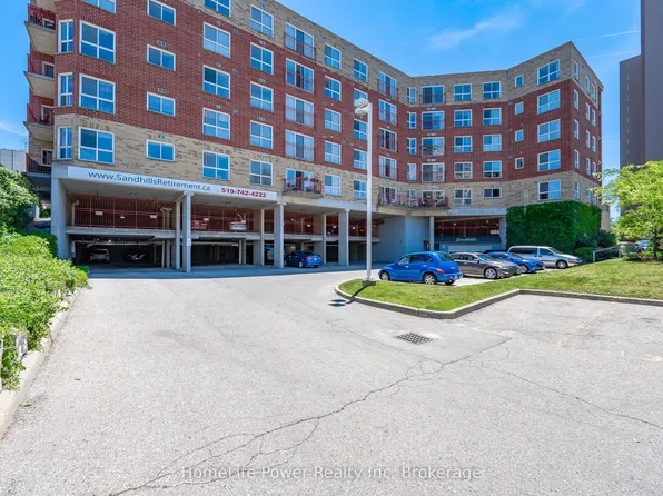 20 Saint George St #107, Kitchener, ON N2G 2S7