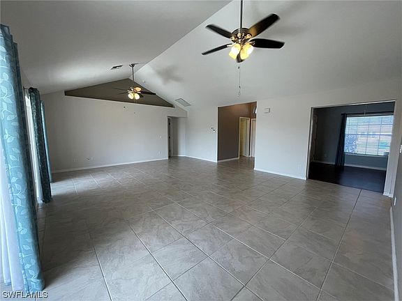 3rd image of 202 SW 32nd Ter