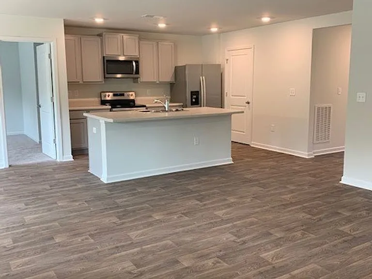 631 Avington Ln NE — Photo 8