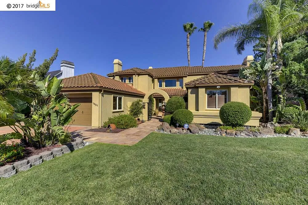 1351 Hampton Ct photo 1