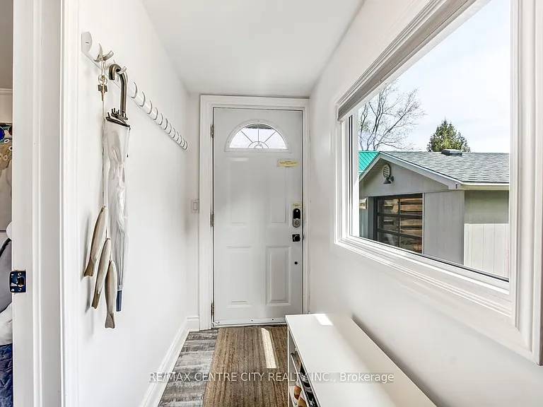 339 Catherine St — Photo 3