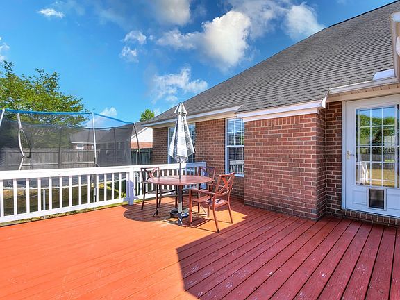 4th image of 215 Trailwood Dr