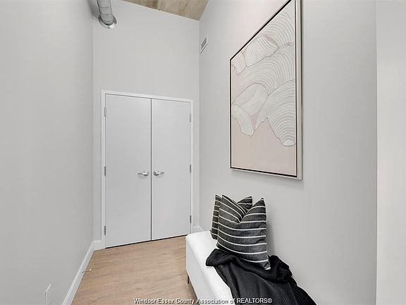 2nd image of 11941 Tecumseh Rd E #103