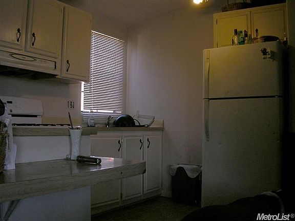 3rd image of 9419 Landrum St