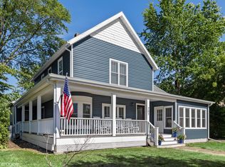207 S Elm St, Three Oaks, MI 49128