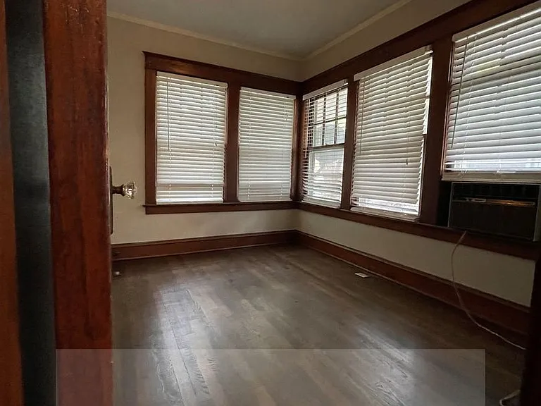 4545 Fairmount Ave — Photo 14
