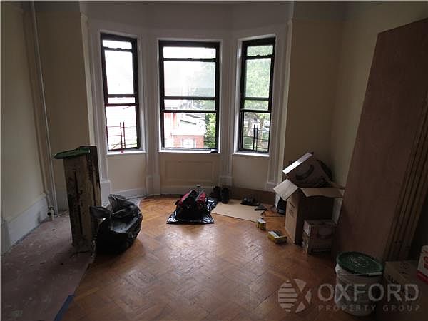 2nd image of 800 E 13th St APT H