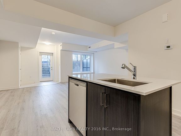 4th image of 58 Elizabeth St S #2106