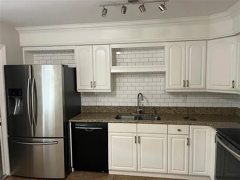 3101 Village Ln — Photo 19