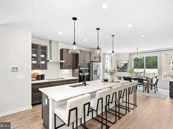 17996 Alicia Ave, Dumfries, VA 22026