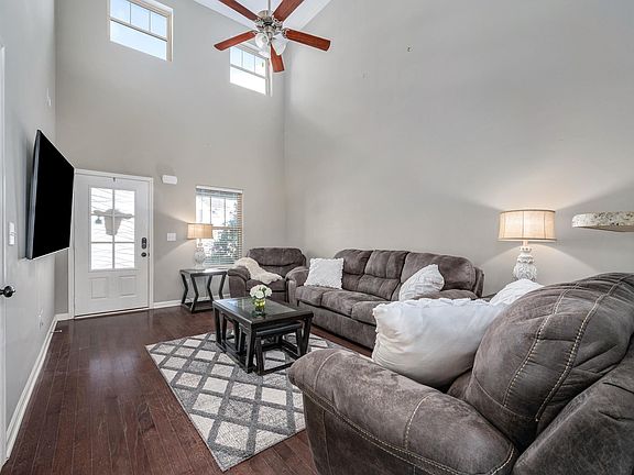 3rd image of 1642 Warmingfield Dr
