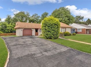 126 Sawyer Dr, Aliquippa, PA 15001