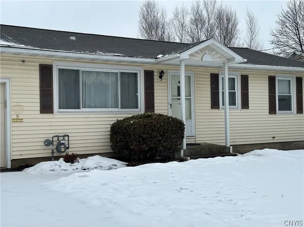 5 Summit St, Cortland, NY 13045