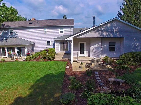 3rd image of 23529 Pocahontas Dr