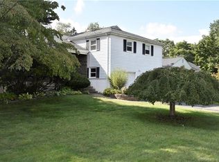 7 Old Field Rd, West Hartford, CT 06117