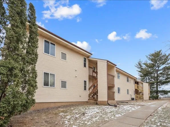 475 Westwinds Dr, Iowa City, IA 52246