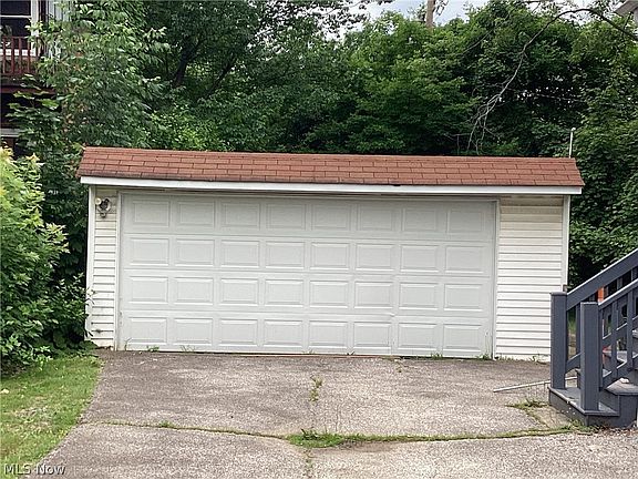 4th image of 3458 E 140th St