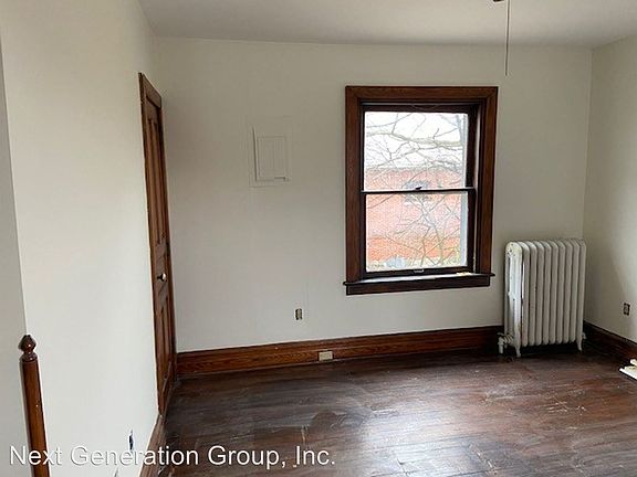 5th image of 125 Bridge St #C