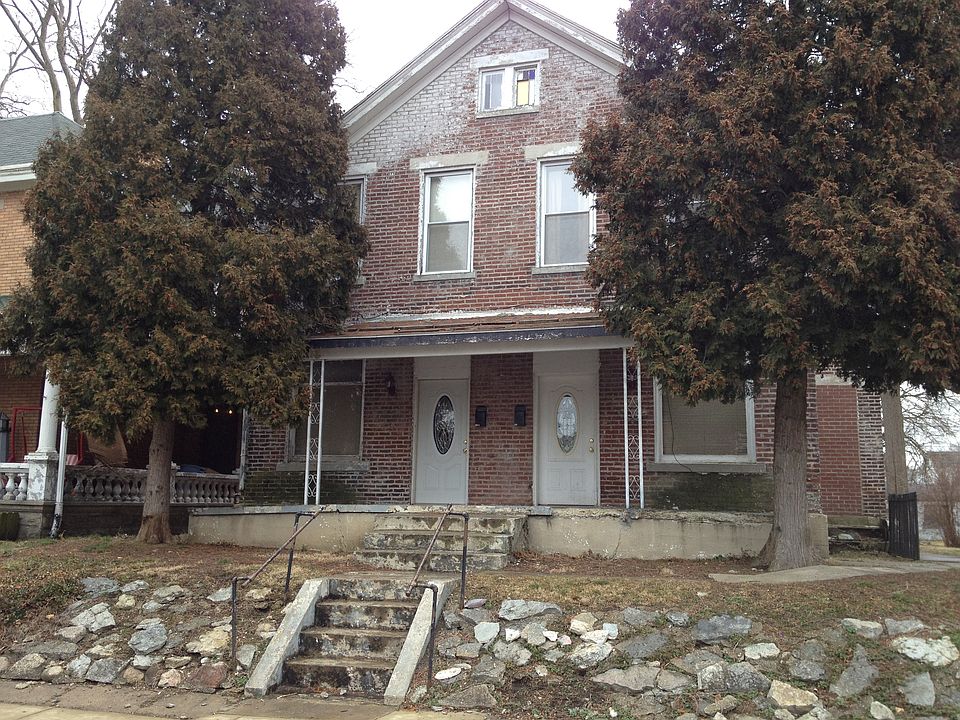 1st image of 223-223 1/2 S 6th St