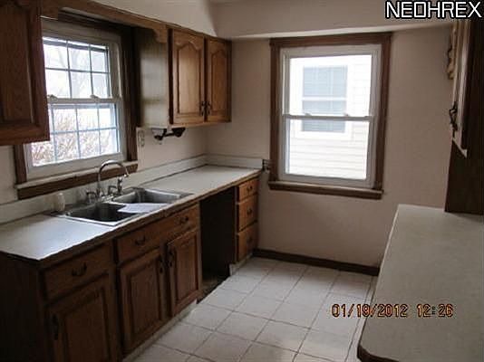 3rd image of 25580 Chatworth Dr