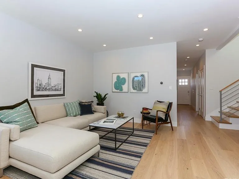 136 Harvard St — Photo 11