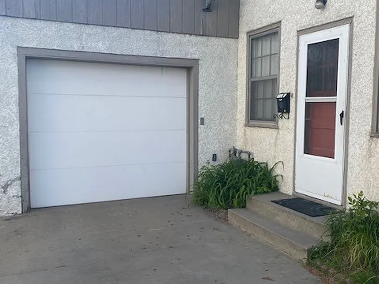 715 Oak St — Photo 4