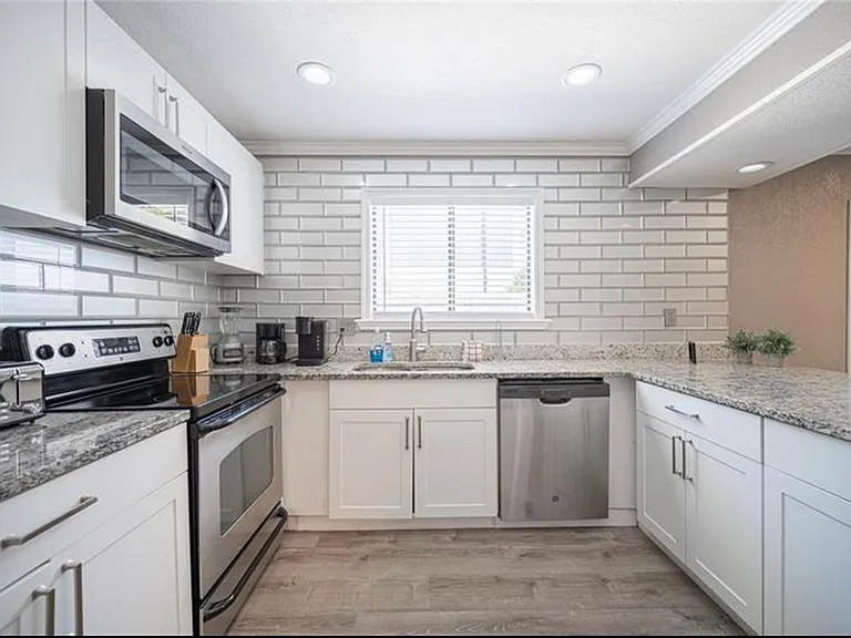 4001 Beneva Rd #421 — Photo 12