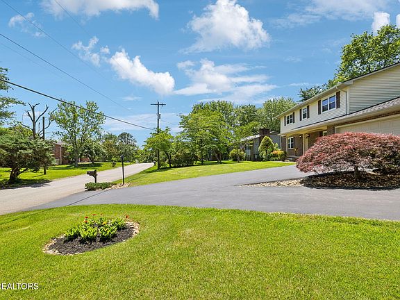 4th image of 1009 Brantley Dr