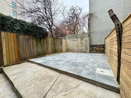 Rented by Bedford Realty USA Corp | media 16