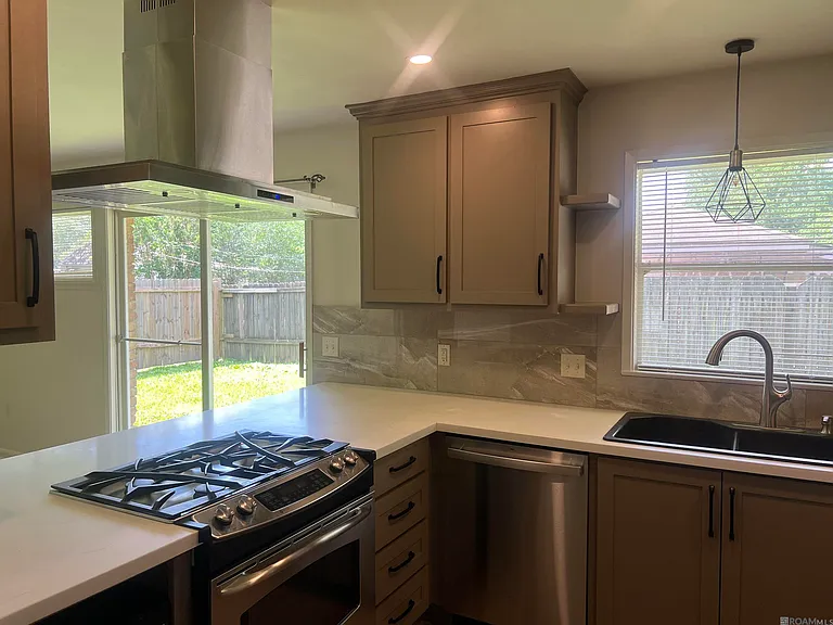 8082 Sholar Dr — Photo 6