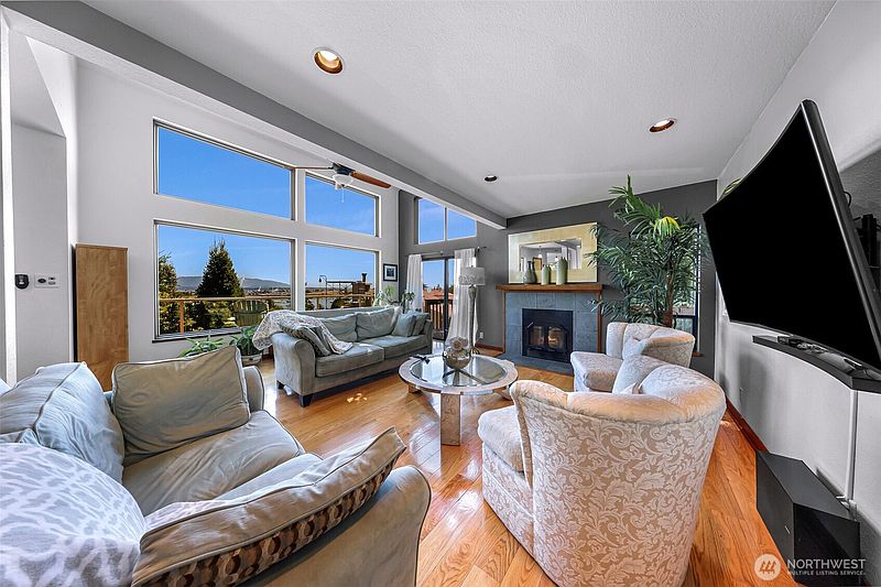 2nd image of 4210 Brant Circle