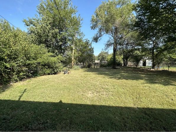 1208 E Charleston St, Wichita, KS 67219