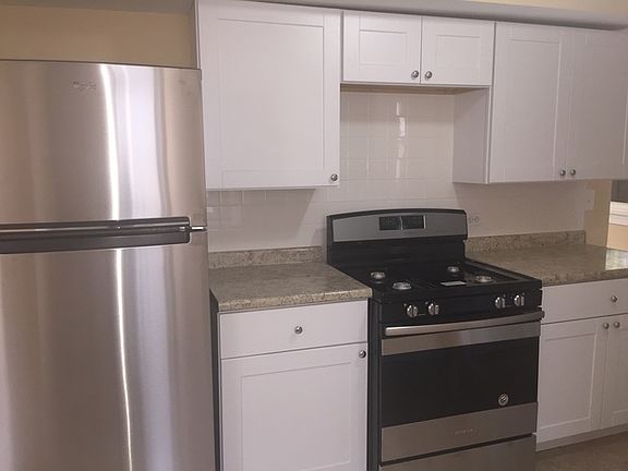 5th image of 909 N 24th Ave