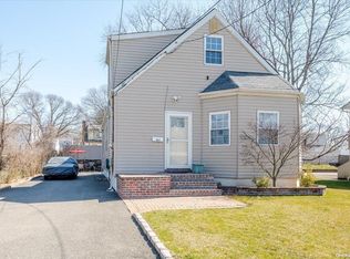 961 Derrick Adkins Ln, West Hempstead, NY 11552