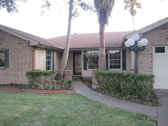 2nd image of 711 Sierra Dr
