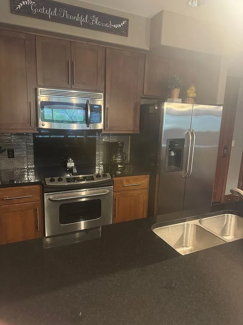 2151 N Main St — Photo 3