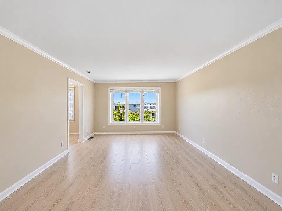 180 Elm St