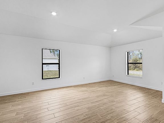 Enjoy family dinners in the dining area