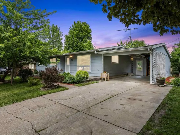 211 Thomas Dr, West Branch, IA 52358