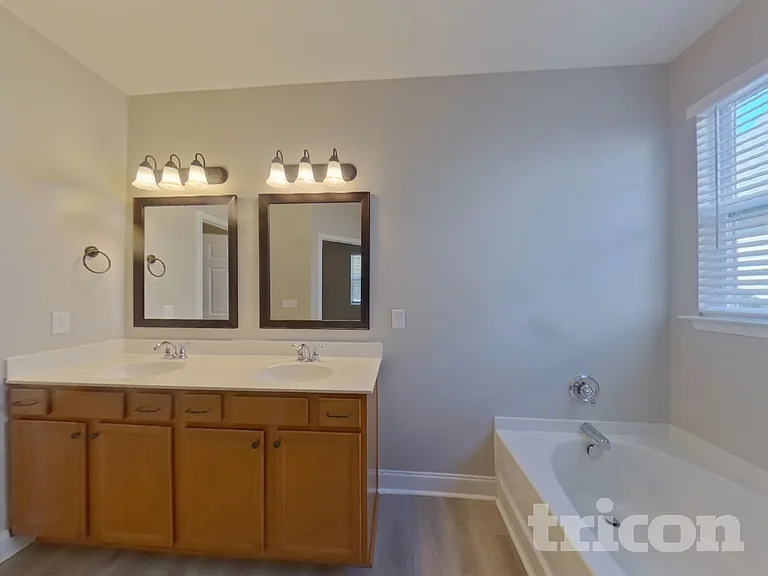 338 Bronze Dr — Photo 9
