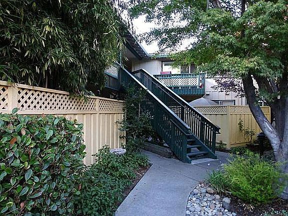2nd image of 2025 California St APT 1
