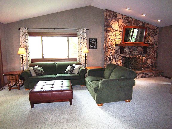 4th image of 79 Ashlawn Ave