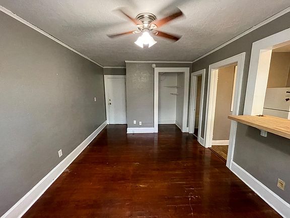 4th image of 226 13th Ave NE APT 7