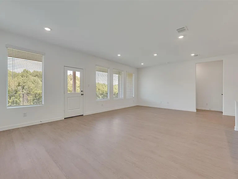 1900 Monchino Pl — Photo 7