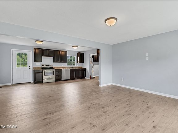 5th image of 850 Amerine Rd