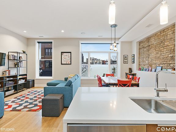 2nd image of 1373 N Milwaukee Ave Ste 1