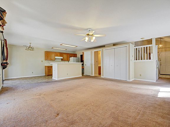 3rd image of 1810 Terrace Dr