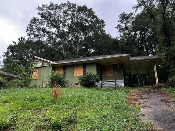 2332 Pinewood Dr, Decatur, GA 30032