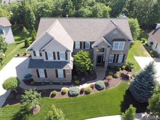 2735 Wynncrest Manor Dr, Chesterfield, MO 63005