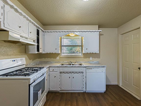3rd image of 705 N Bristow Ave